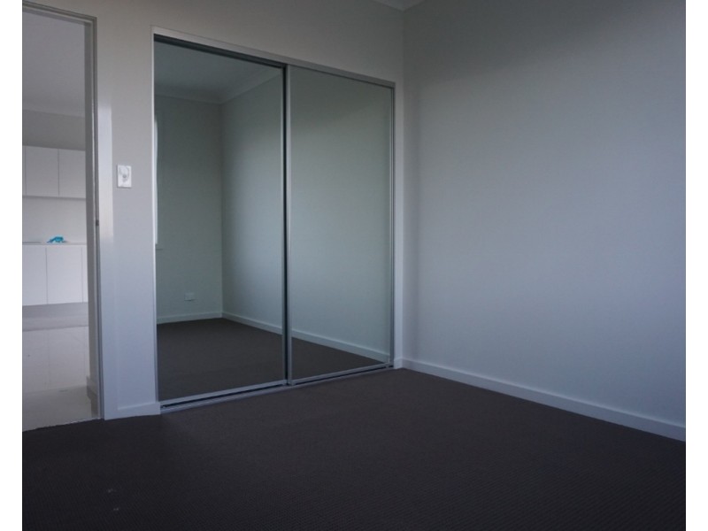 2./154 Shearwater Drive, Lake Heights NSW 2502