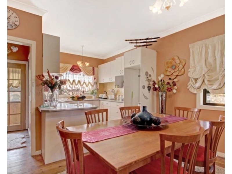136 Lake Avenue, Cringila NSW 2502
