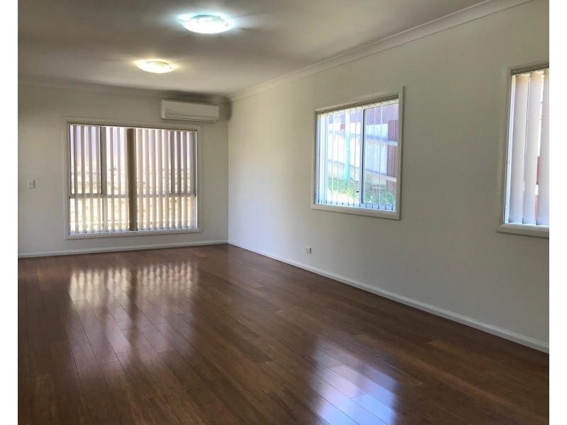 1/52 Lake Avenue, Cringila NSW 2502