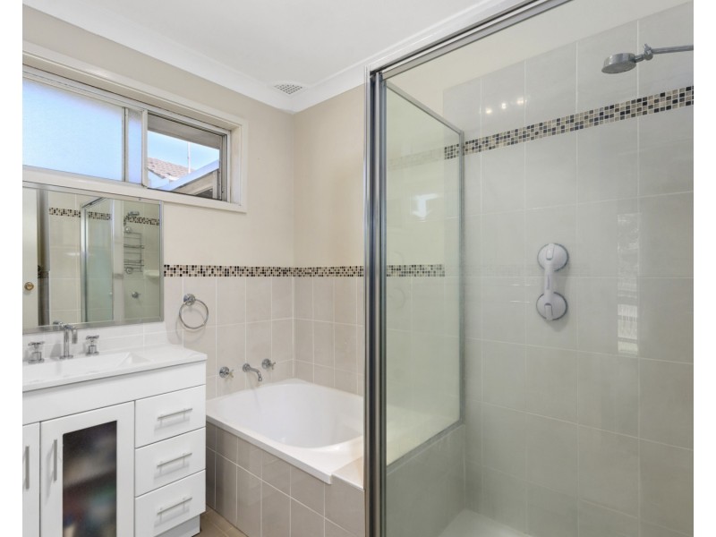 2 Eucalypt Place, Albion Park Rail NSW 2527