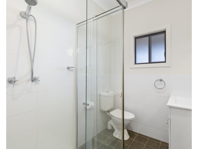 16 Carr Parade, Unanderra NSW 2526