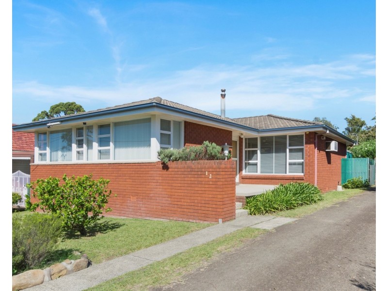 12 Joan Street, Dapto NSW 2530