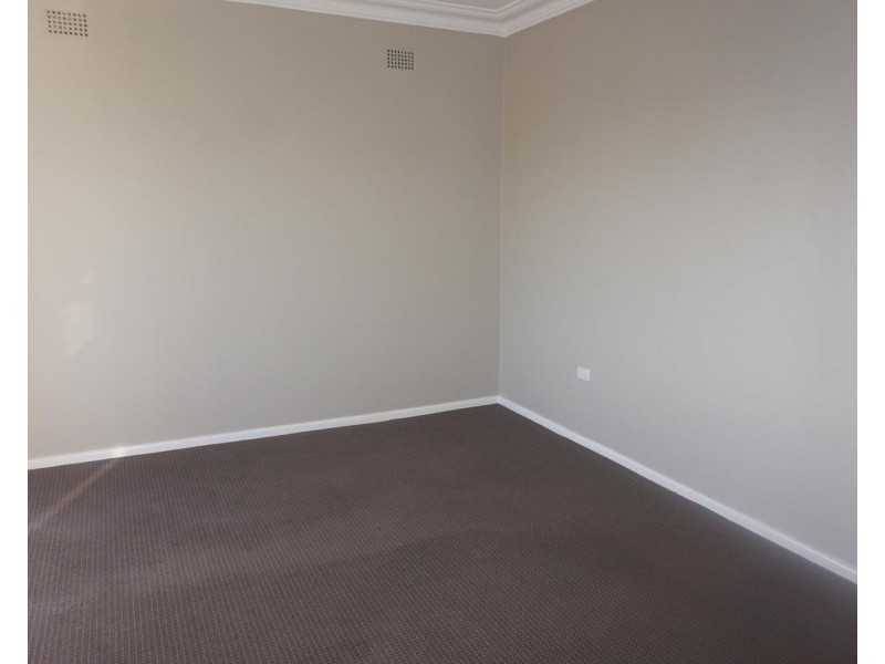 2/260 Flagstaff Road, Lake Heights NSW 2502