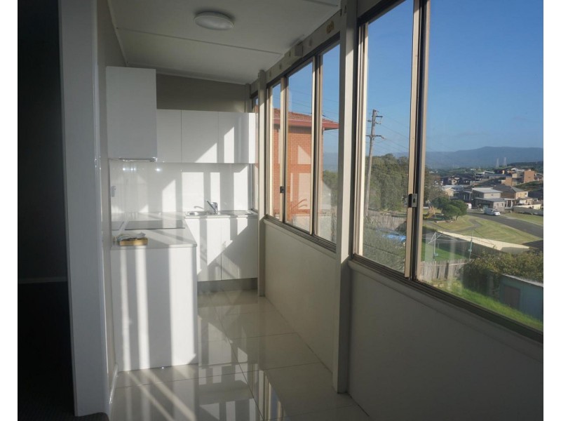 2/260 Flagstaff Road, Lake Heights NSW 2502