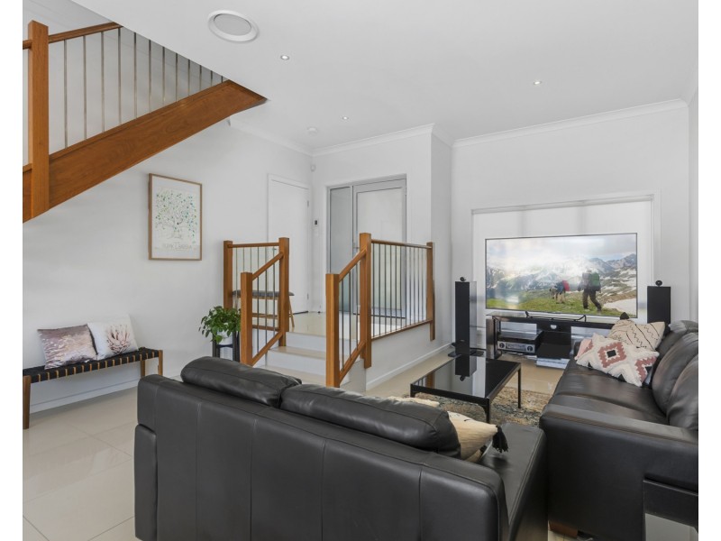2/12 Russell Street, Balgownie NSW 2519