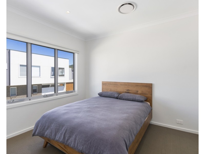 2/12 Russell Street, Balgownie NSW 2519