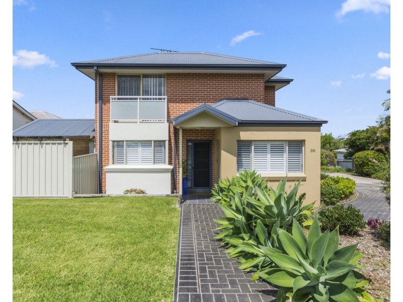 1/35 Russell Street, Balgownie NSW 2519