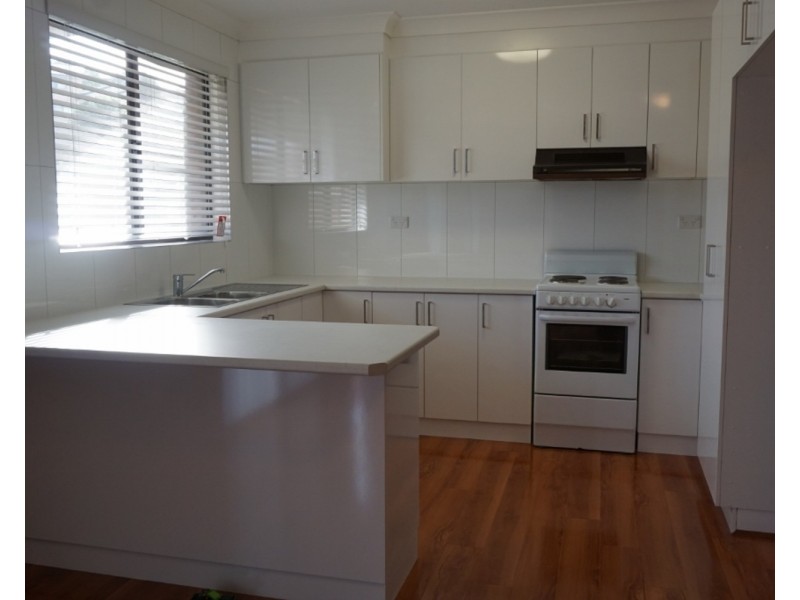 1/3 Melinda Grove, Lake Heights NSW 2502