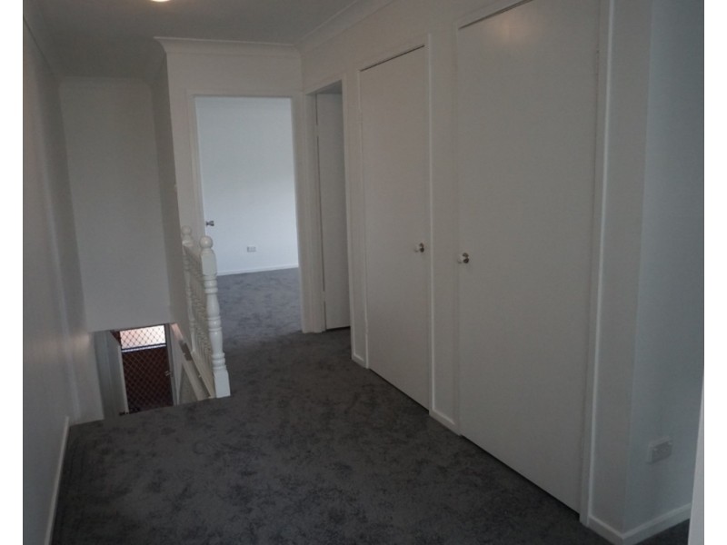 1/3 Melinda Grove, Lake Heights NSW 2502