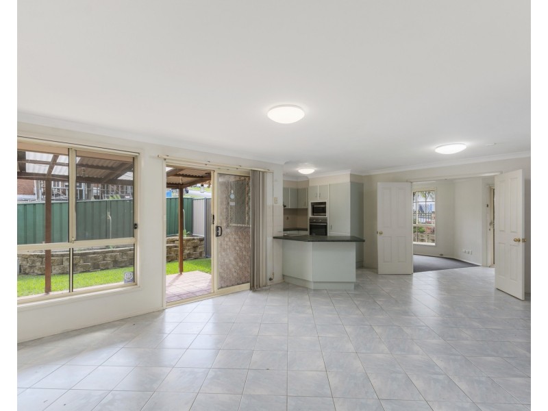 1/20 Lake Heights Road, Lake Heights NSW 2502
