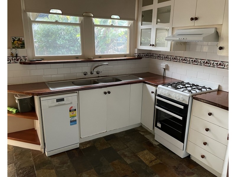 31 Sturdee Street, Towradgi NSW 2518
