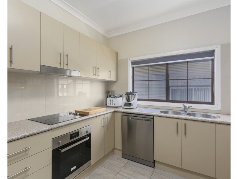 9 Newcastle Street, Cringila NSW 2502