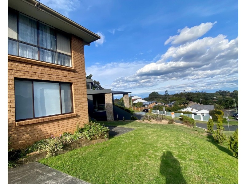 2./1 Welmont Place, Mount Keira NSW 2500