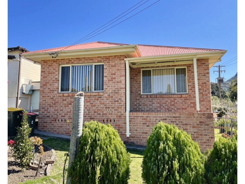2.A Hurt Street, West Wollongong NSW 2500
