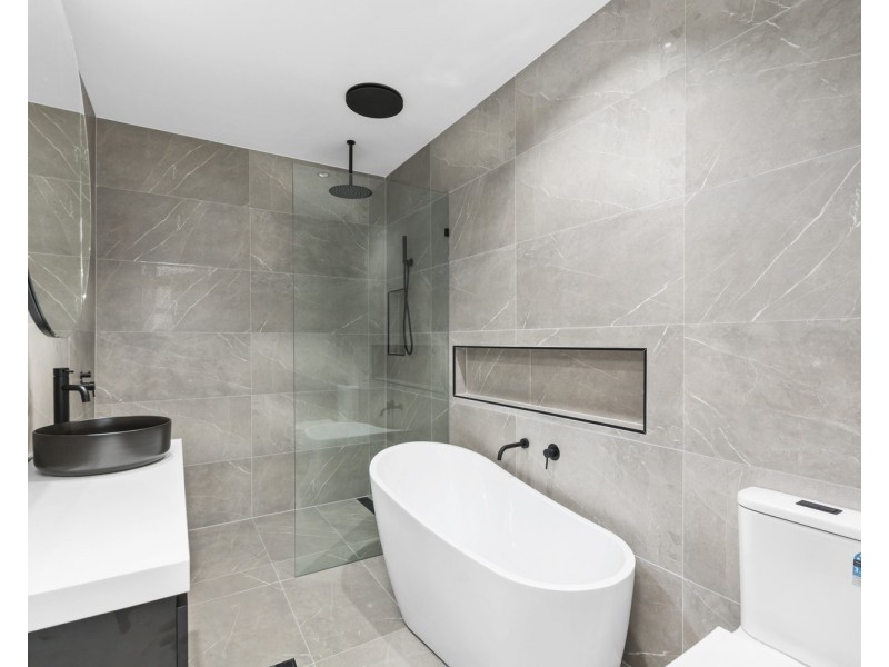 11 Chaffey Way, Albion Park NSW 2527