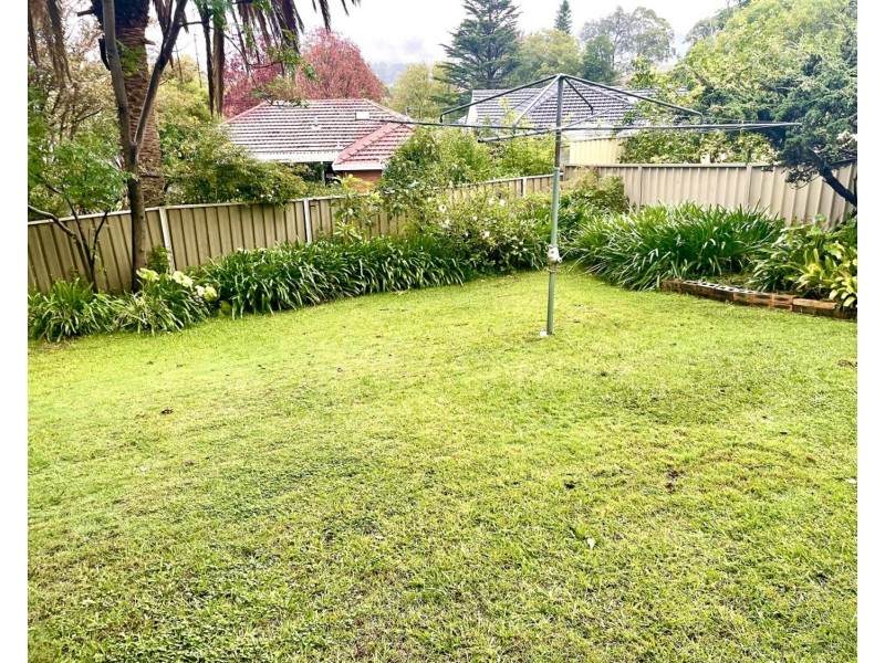 50 Woodlawn Avenue, Mangerton NSW 2500