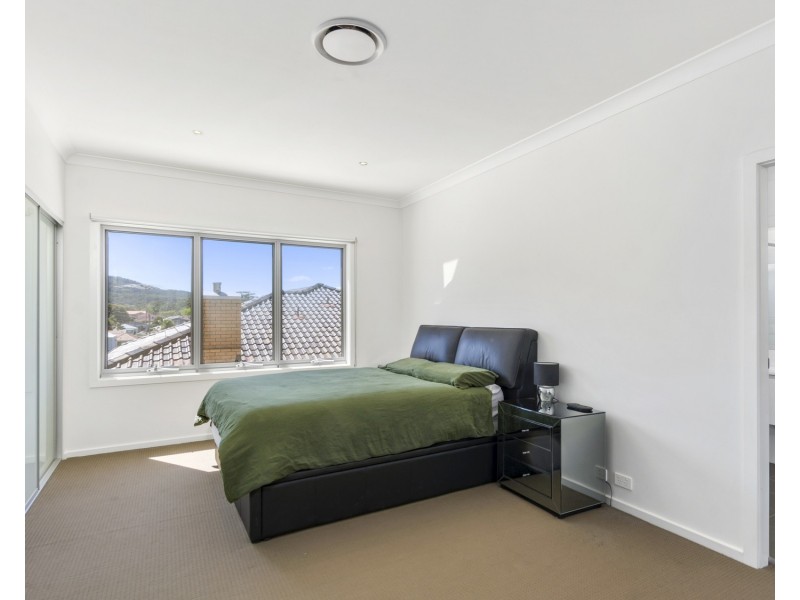 1/12 Russell Street, Balgownie NSW 2519