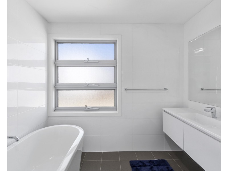 1/12 Russell Street, Balgownie NSW 2519