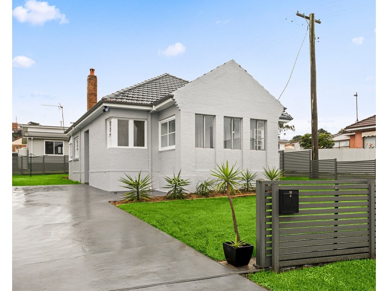 52 Stuart Road, Warrawong NSW 2502
