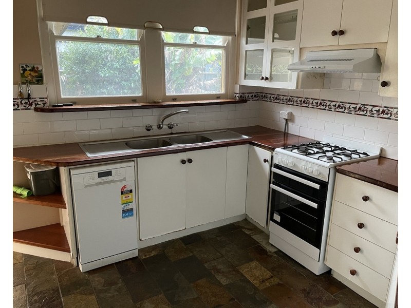 31 Sturdee Street, Towradgi NSW 2518