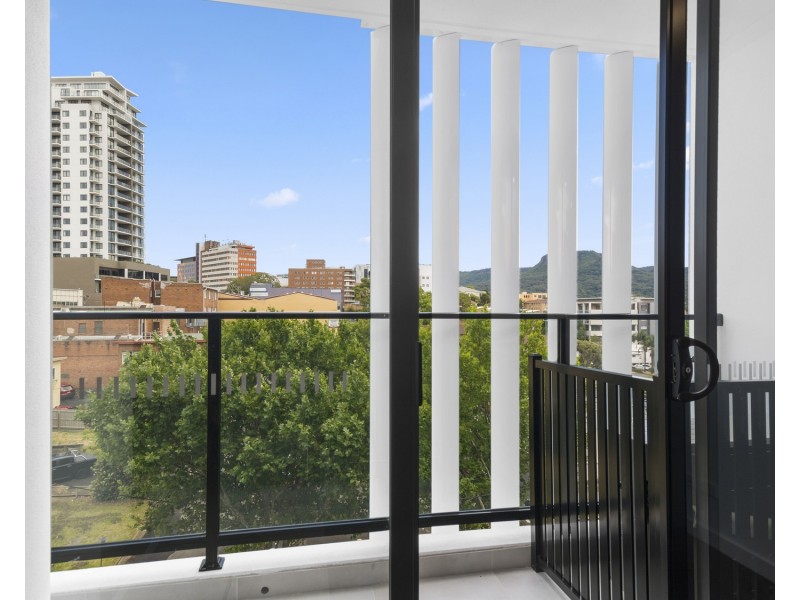 402/51 Denison Street, Wollongong NSW 2500