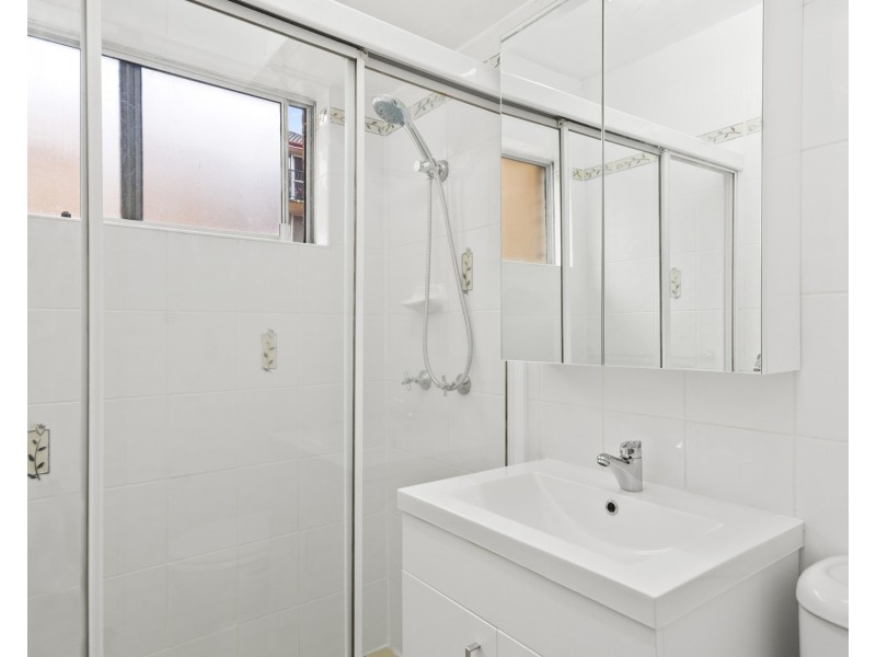 1/6 Eyre Place, Warrawong NSW 2502