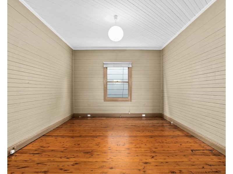 2 Jobson Avenue, Mount Ousley NSW 2519