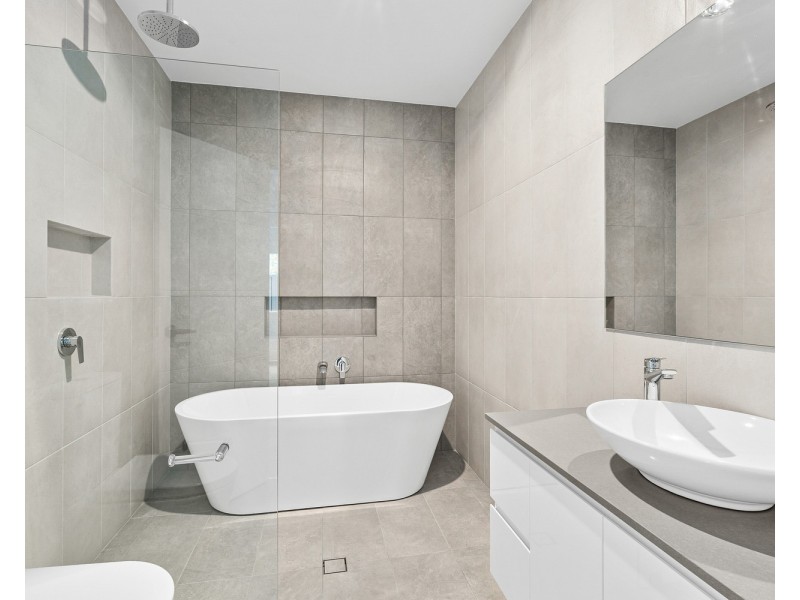 4B  The Springs Avenue, Sussex Inlet NSW 2540