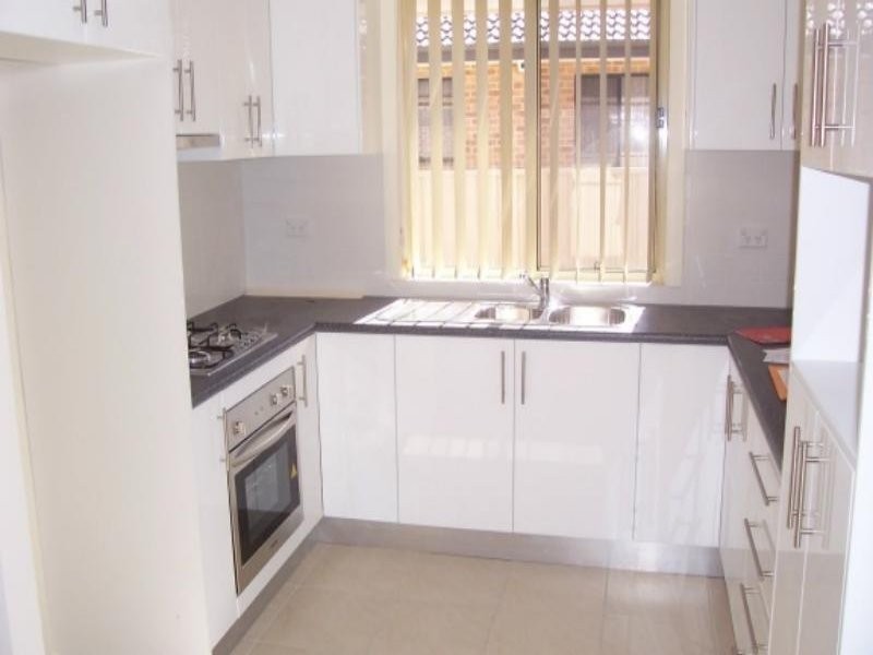 1/5 Dawson St, Balgownie NSW 2519