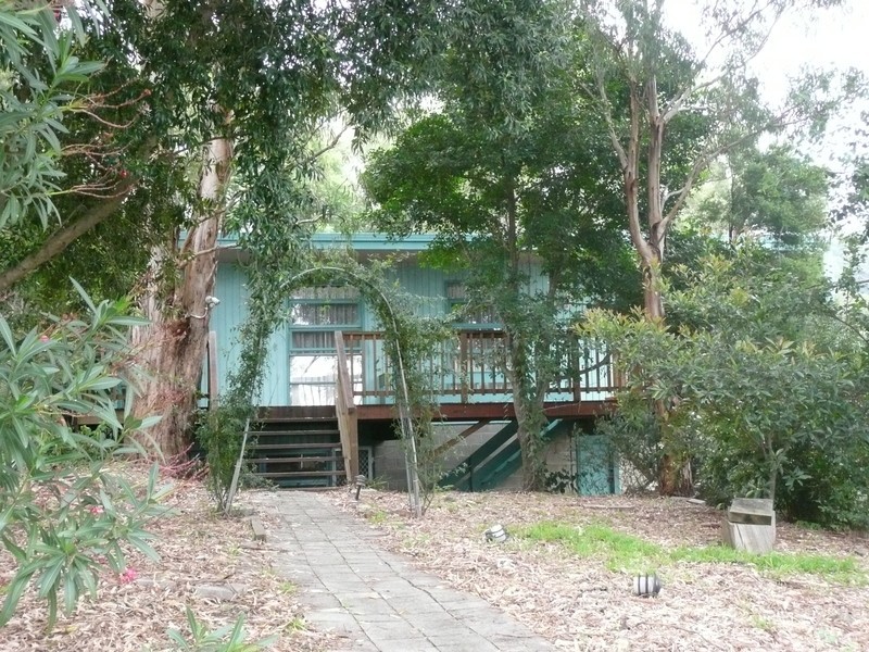 18 Gerard Street, Farmborough Heights NSW 2526