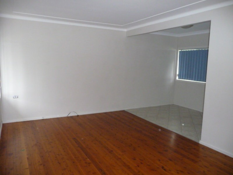 17 Barber Street, Berkeley NSW 2506