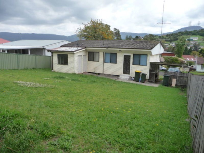 17 Barber Street, Berkeley NSW 2506