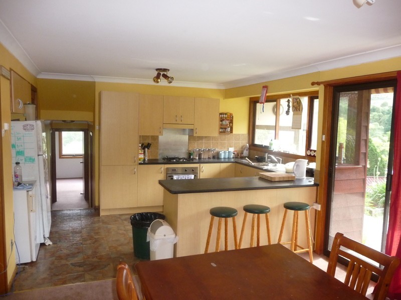 39 Silvertop Parade, Cordeaux Heights NSW 2526