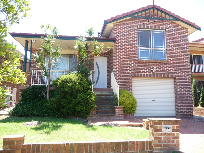 2 Earl Court, Berkeley NSW 2506