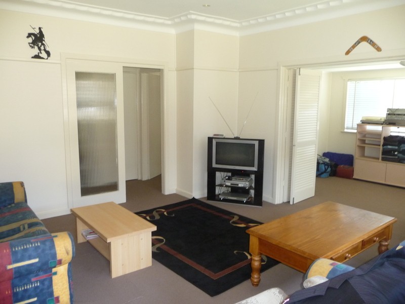 8 Napier Street, Balgownie NSW 2519