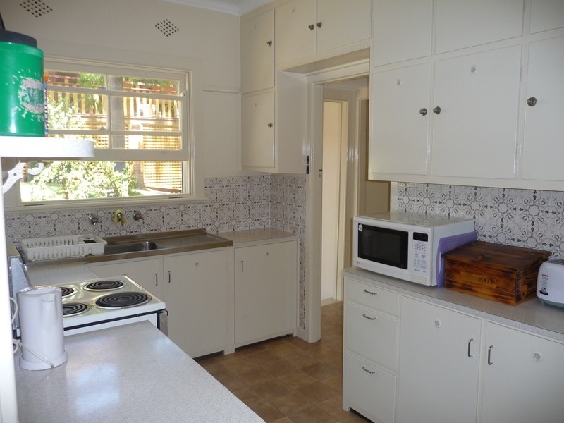 8 Napier Street, Balgownie NSW 2519