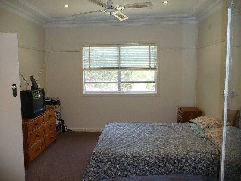 8 Napier Street, Balgownie NSW 2519