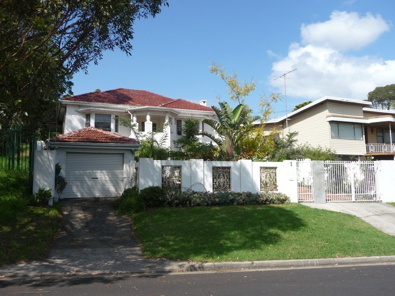 1 Phillips Crescent, Wollongong NSW 2500