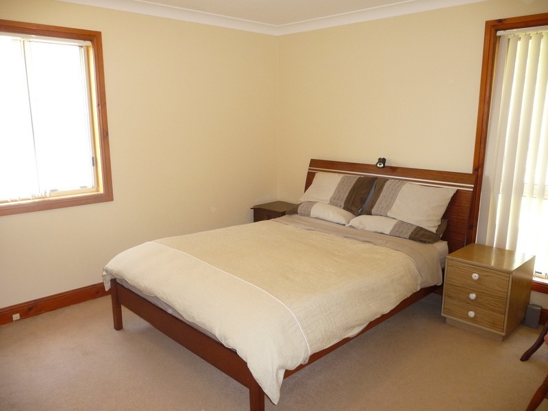 15 Sugarwood Close, Farmborough Heights NSW 2526