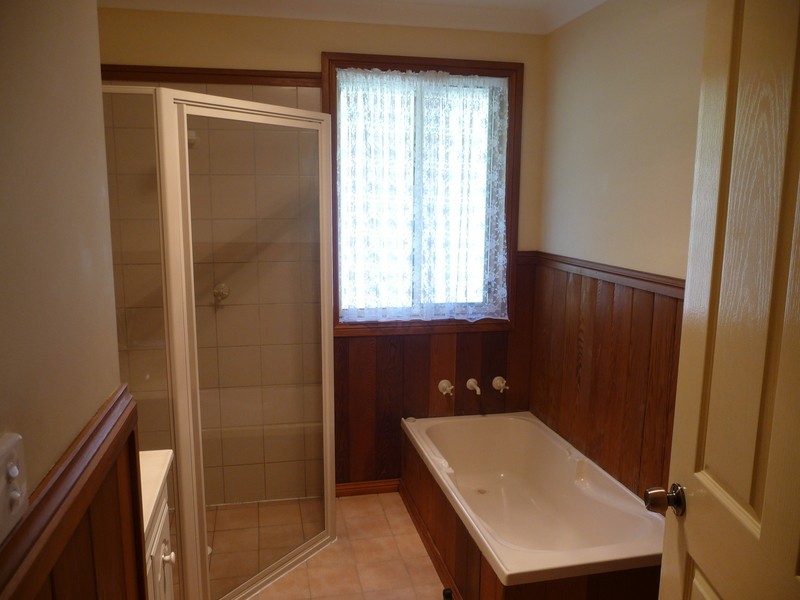 15 Sugarwood Close, Farmborough Heights NSW 2526