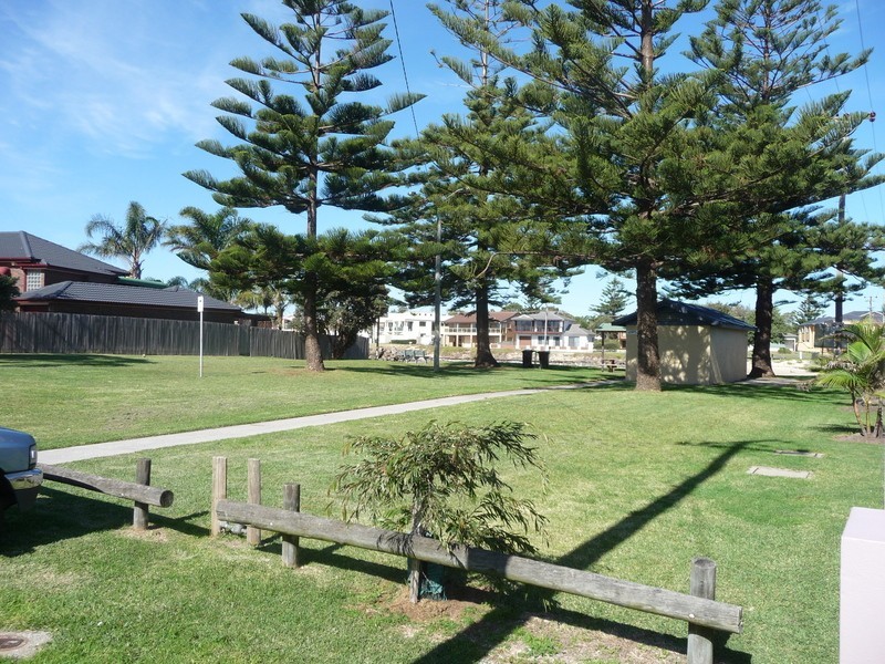 125 Little Lake Crescent, Warilla NSW 2528