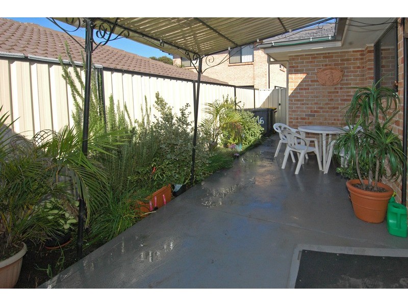 16 Fifth Avenue, Port Kembla NSW 2505