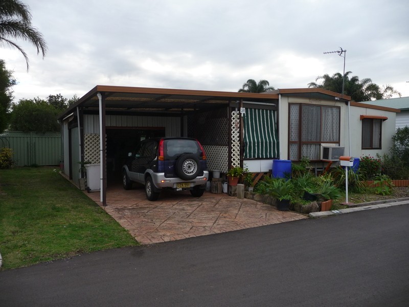 98 Lakeline Drive, Kanahooka NSW 2530