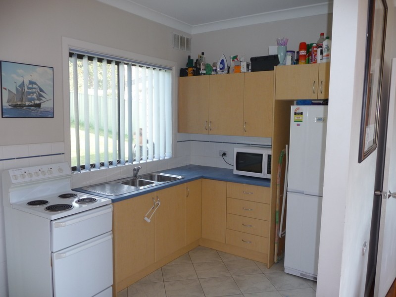 17 Barber Street, Berkeley NSW 2506