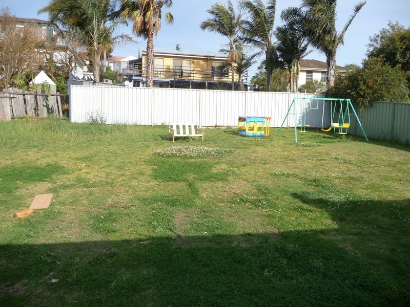 17 Barber Street, Berkeley NSW 2506