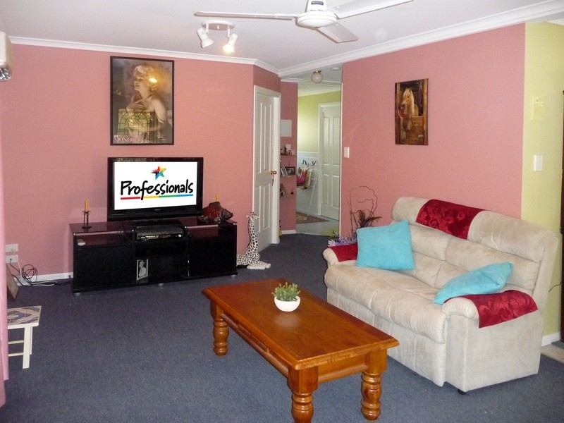 18 Willow Crescent, Kanahooka NSW 2530