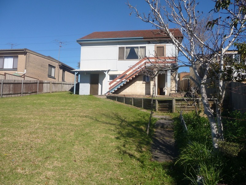 2/250 Flagstaff Road, Lake Heights NSW 2502