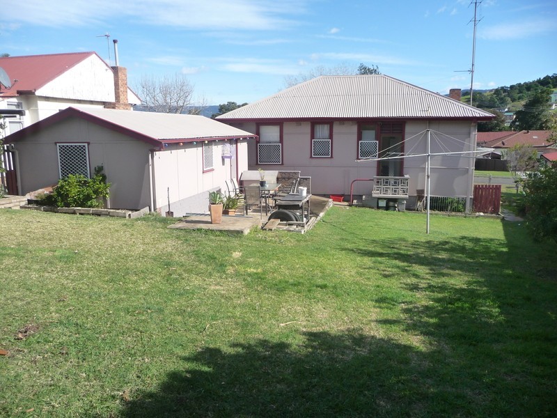 3 Barber Street, Berkeley NSW 2506