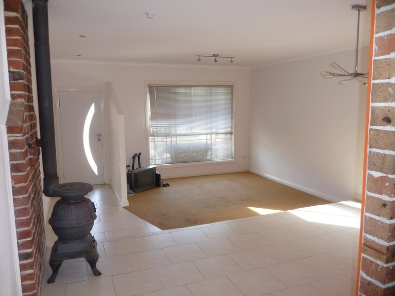 2a Earl Court, Berkeley NSW 2506