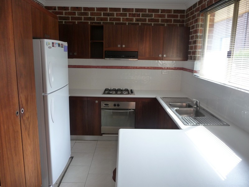 2a Earl Court, Berkeley NSW 2506